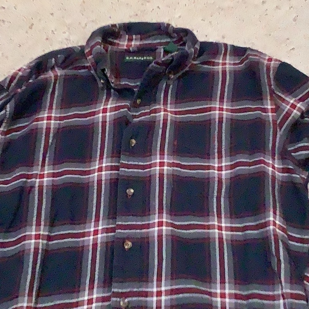 Men’s Long Sleeve Button Down Shirt Size medium